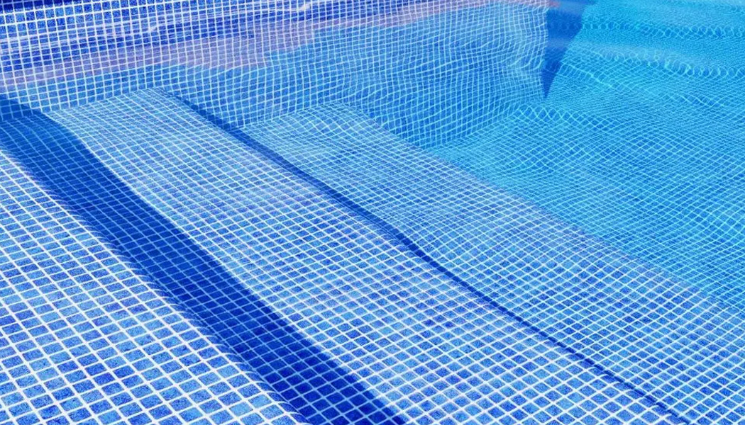 Membrana incolora para impermeabilizar piscinas de gresite y baldosa