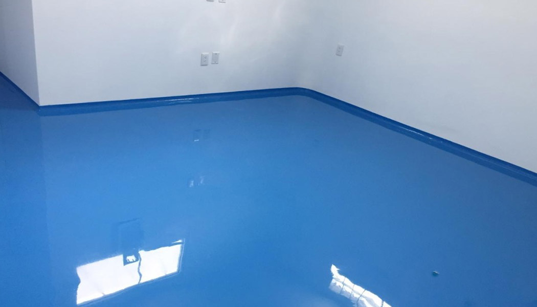 Pintura epoxi de base agua y bajo olor para suelos de hogares