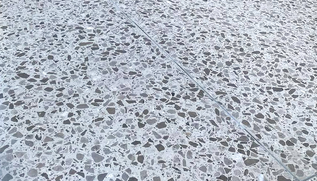 Impermeabilizante total para suelos terrazo con humedades en casa antigua