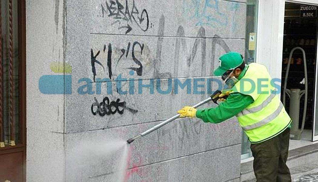 Antigrafiti de Sopgal es un tratamiento preventivo que facilita la limpieza de pintadas con spray