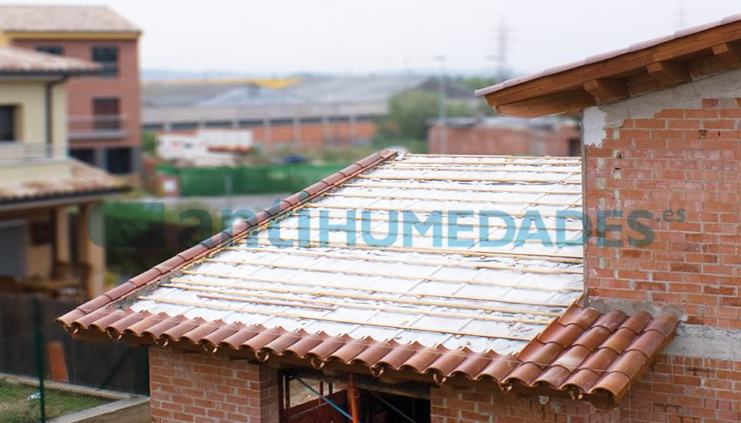 Impermeabiliza tejados, cubiertas o porches con la tela impermeable transpirable de Sopgal